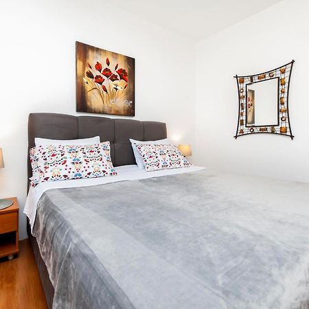 Apartments Mirela Ρόβινι Εξωτερικό φωτογραφία