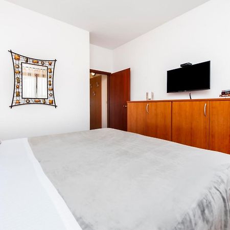 Apartments Mirela Ρόβινι Εξωτερικό φωτογραφία