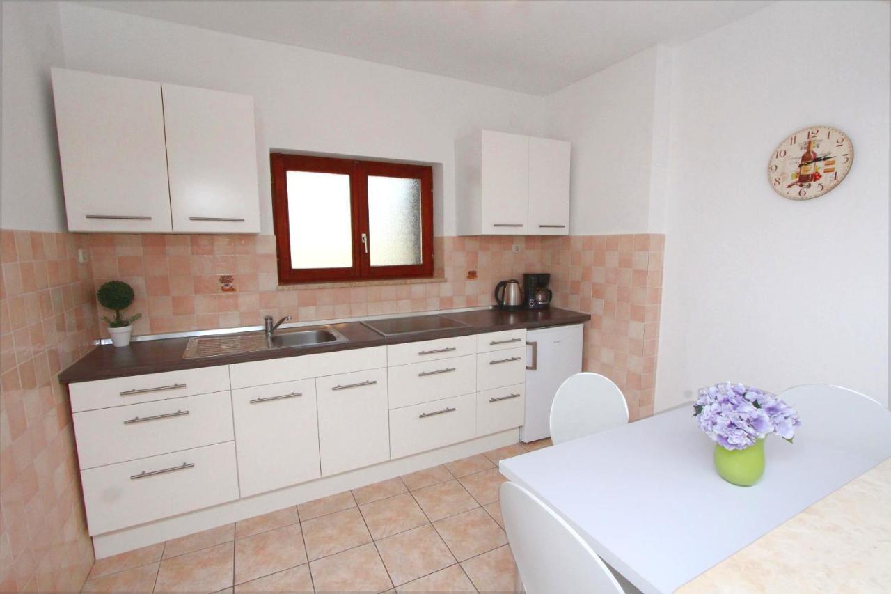 Apartments Mirela Ρόβινι Εξωτερικό φωτογραφία