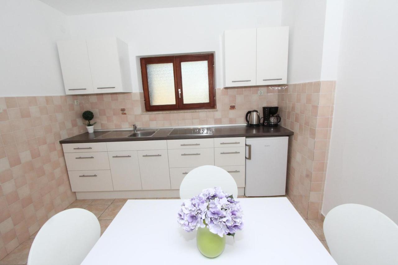 Apartments Mirela Ρόβινι Εξωτερικό φωτογραφία