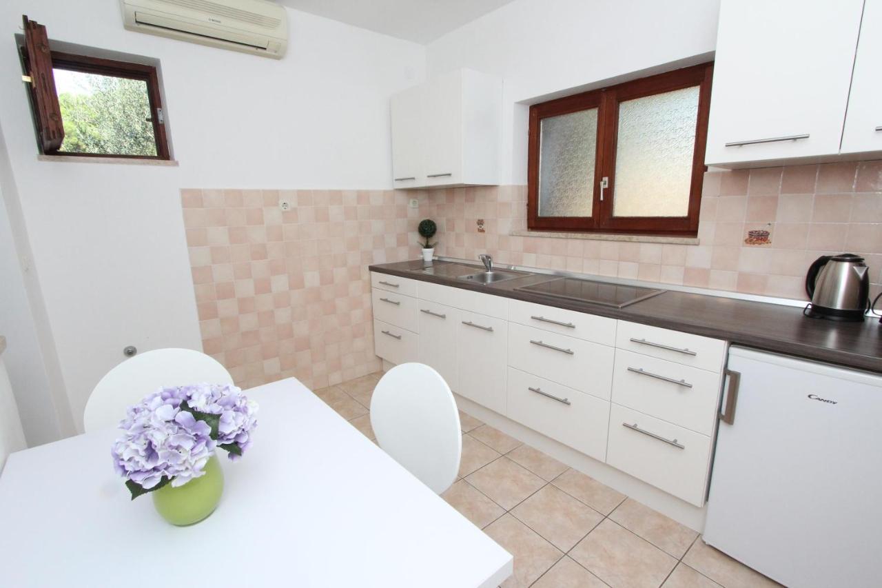 Apartments Mirela Ρόβινι Εξωτερικό φωτογραφία