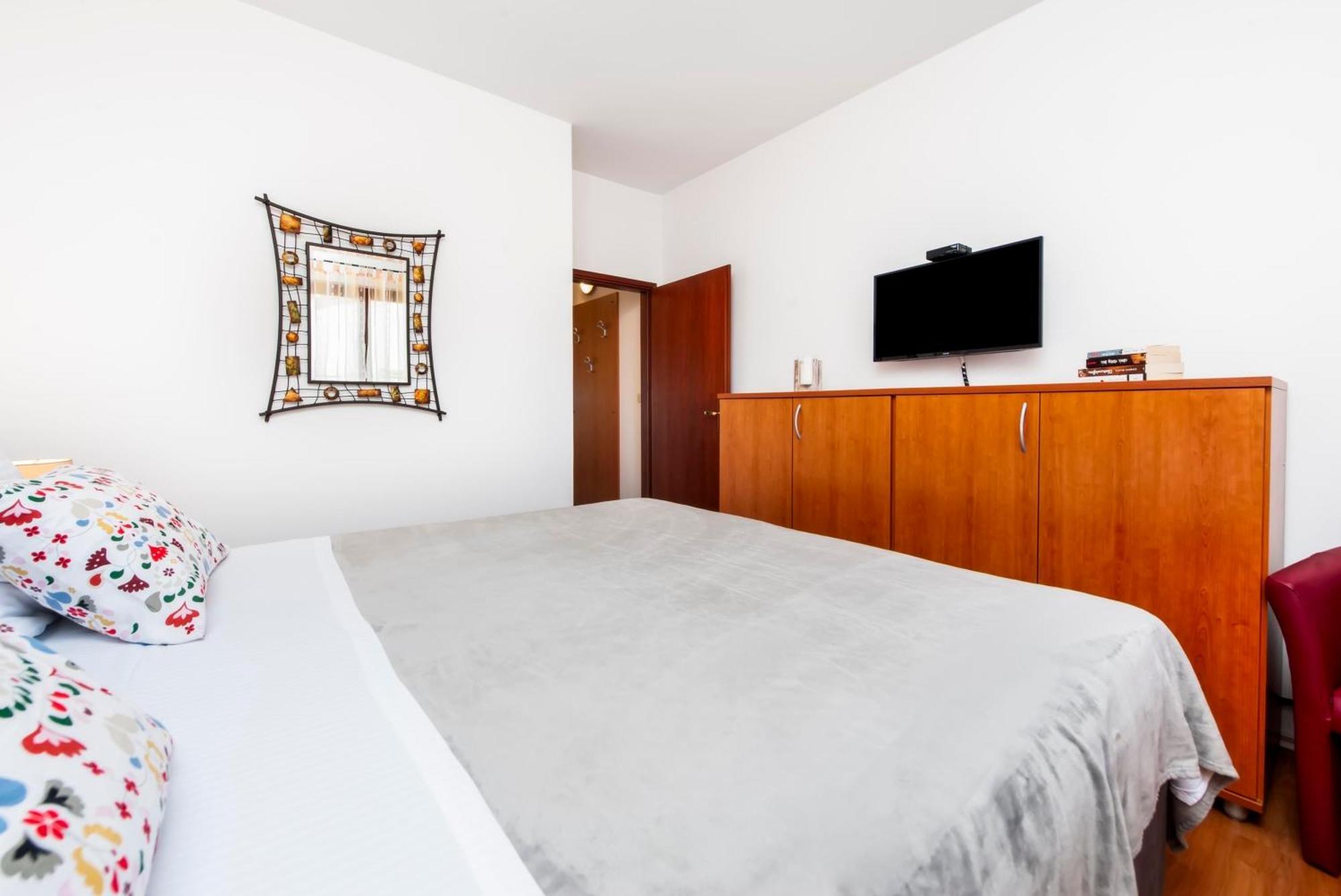 Apartments Mirela Ρόβινι Εξωτερικό φωτογραφία