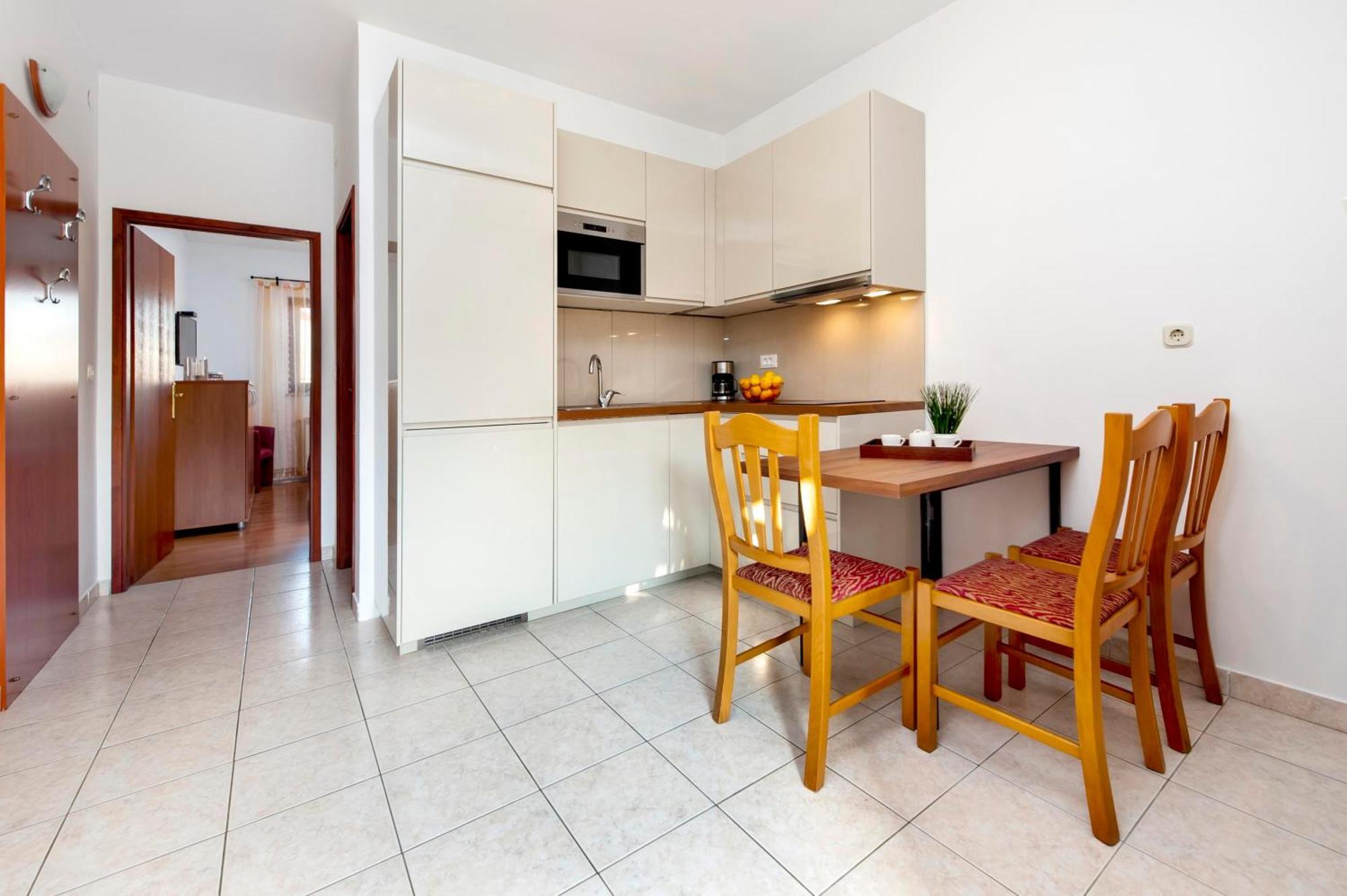 Apartments Mirela Ρόβινι Εξωτερικό φωτογραφία